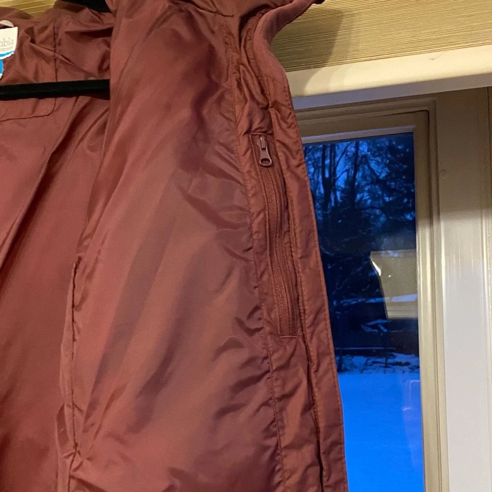 Columbia Maroon Hooded Puffer Jacket - Picture 4 of 13